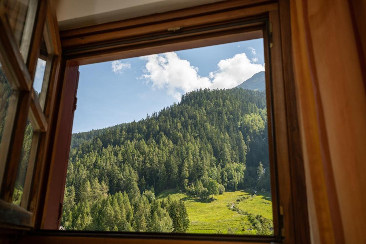 Landhaus Albert Murr - Bed & Breakfast Sankt Anton am Arlberg Exteriör bild